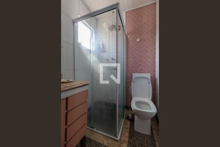 Casa à venda com 240m², 5 quartos e 2 vagasBanheiro - Quarto 1