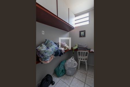 Casa à venda com 240m², 5 quartos e 2 vagasQuarto de Serviço