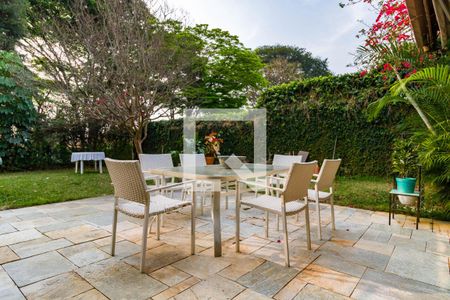 Casa à venda com 298m², 4 quartos e 2 vagasQuintal