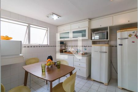 Casa à venda com 298m², 4 quartos e 2 vagasCozinha