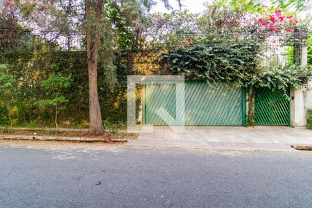 Casa à venda com 298m², 4 quartos e 2 vagasFachada