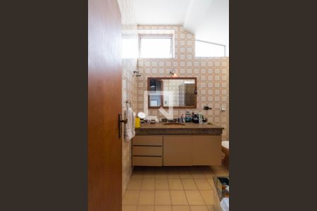 Casa à venda com 298m², 4 quartos e 2 vagasBanheiro 2