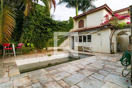 Casa à venda com 298m², 4 quartos e 2 vagasQuintal