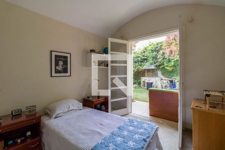 Casa à venda com 298m², 4 quartos e 2 vagasQuarto 2