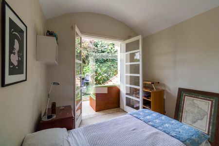 Casa à venda com 298m², 4 quartos e 2 vagasQuarto 2