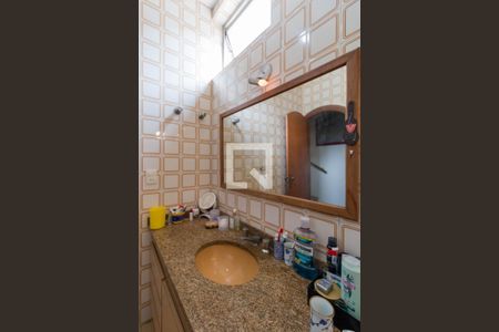 Casa à venda com 298m², 4 quartos e 2 vagasBanheiro 2