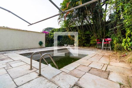 Casa à venda com 298m², 4 quartos e 2 vagasQuintal