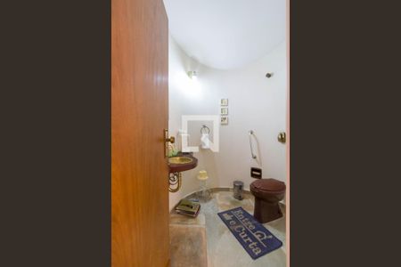 Casa à venda com 298m², 4 quartos e 2 vagasLavabo