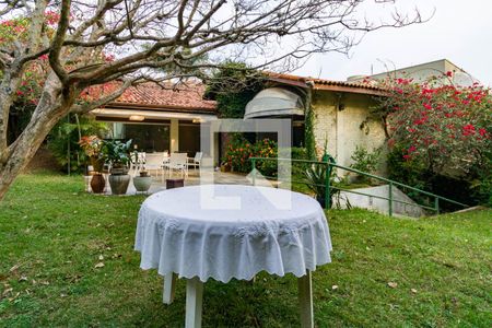 Casa à venda com 298m², 4 quartos e 2 vagasQuintal