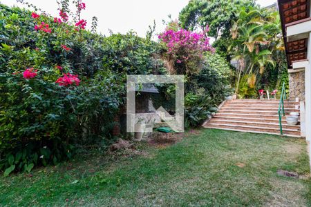 Casa à venda com 298m², 4 quartos e 2 vagasQuintal