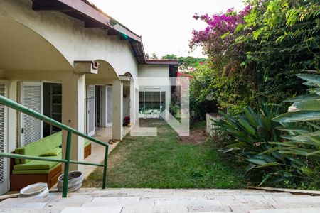 Casa à venda com 298m², 4 quartos e 2 vagasQuintal
