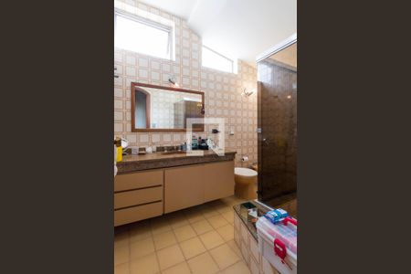 Casa à venda com 298m², 4 quartos e 2 vagasBanheiro 2