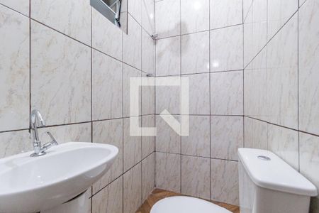 Banheiro de kitnet/studio para alugar com 1 quarto, 16m² em Vila Caldas, Carapicuíba