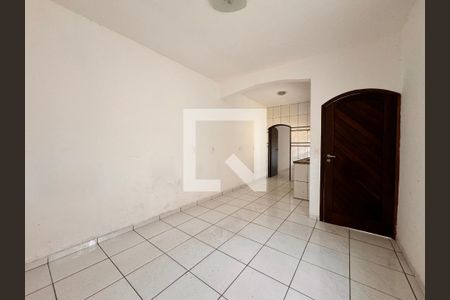 Casa para alugar com 115m², 2 quartos e sem vaga Casa para alugar com 115m², 2 quartos e sem vagaCozinha