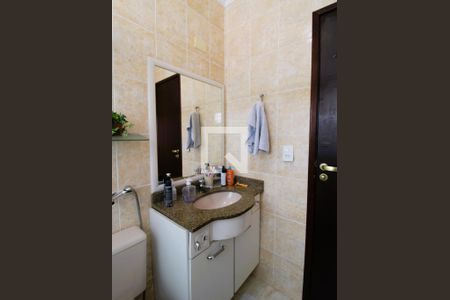 Casa à venda com 178m², 3 quartos e 3 vagasBanheiro Social