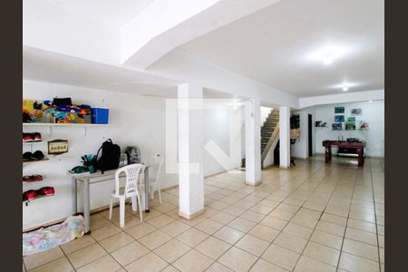 Casa à venda com 178m², 3 quartos e 3 vagasGaragem