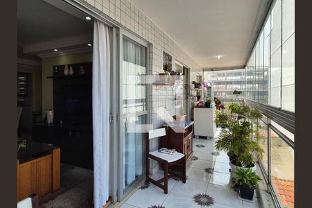 Apartamento à venda com 80m², 2 quartos e 1 vagaVaranda