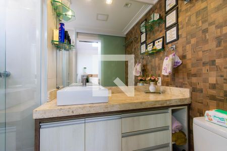 Apartamento à venda com 70m², 2 quartos e 2 vagas Apartamento à venda com 70m², 2 quartos e 2 vagasBanheiro da Suíte