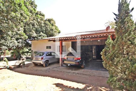 Casa para alugar com 201m², 4 quartos e 5 vagasFachada