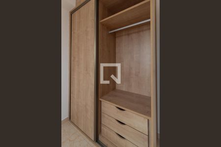 Quarto 1 de apartamento para alugar com 2 quartos, 34m² em Jardim Promissão, São Paulo