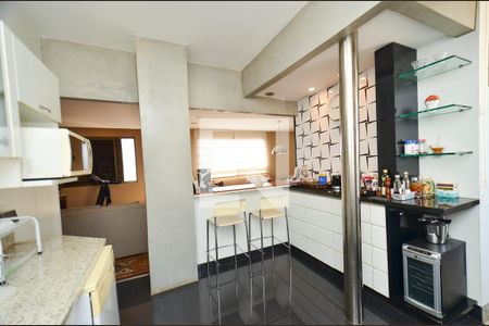 Apartamento para alugar com 144m², 3 quartos e 3 vagas Apartamento para alugar com 144m², 3 quartos e 3 vagasCozinha