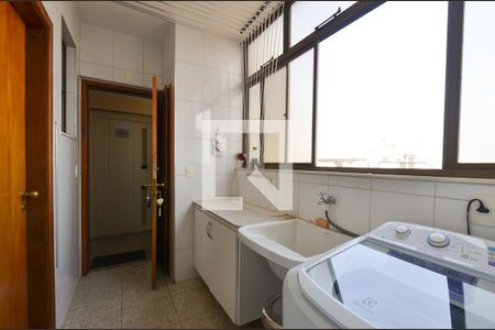 Apartamento para alugar com 144m², 3 quartos e 3 vagas Apartamento para alugar com 144m², 3 quartos e 3 vagasArea serviço