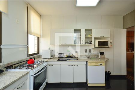 Apartamento para alugar com 144m², 3 quartos e 3 vagas Apartamento para alugar com 144m², 3 quartos e 3 vagasCozinha