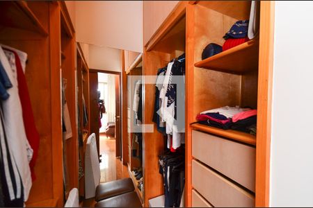 Apartamento para alugar com 144m², 3 quartos e 3 vagas Apartamento para alugar com 144m², 3 quartos e 3 vagasCloset suite
