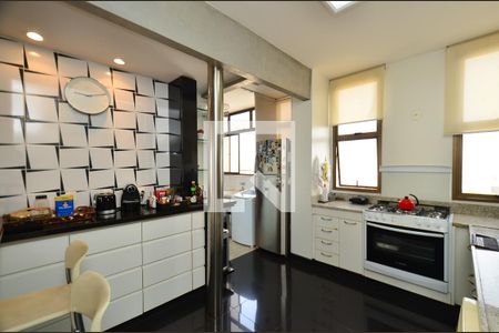 Apartamento para alugar com 144m², 3 quartos e 3 vagas Apartamento para alugar com 144m², 3 quartos e 3 vagasCozinha