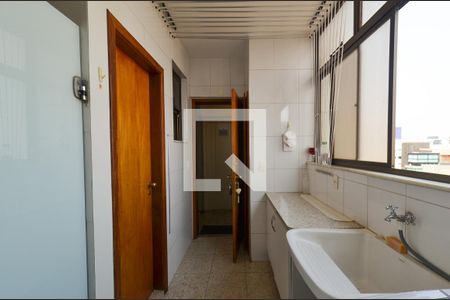 Apartamento para alugar com 144m², 3 quartos e 3 vagas Apartamento para alugar com 144m², 3 quartos e 3 vagasArea serviço
