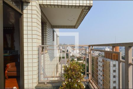 Apartamento para alugar com 144m², 3 quartos e 3 vagas Apartamento para alugar com 144m², 3 quartos e 3 vagasVaranda/ suite