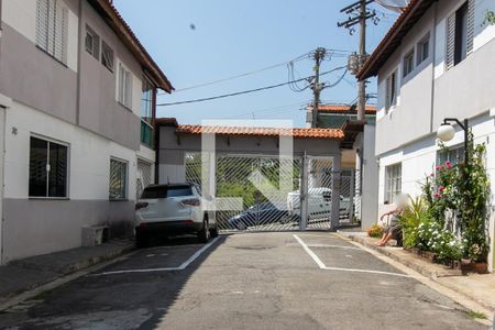 Casa de condomínio à venda com 109m², 3 quartos e 2 vagas Casa de condomínio à venda com 109m², 3 quartos e 2 vagasCondomínio - Entrada