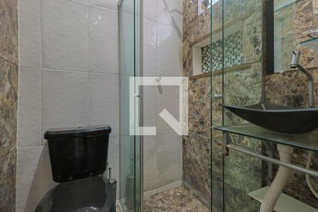 Casa à venda com 200m², 3 quartos e 2 vagas Casa à venda com 200m², 3 quartos e 2 vagasBanheiro da Suíte