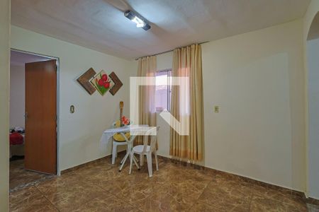 Casa à venda com 200m², 3 quartos e 2 vagas Casa à venda com 200m², 3 quartos e 2 vagasCopa