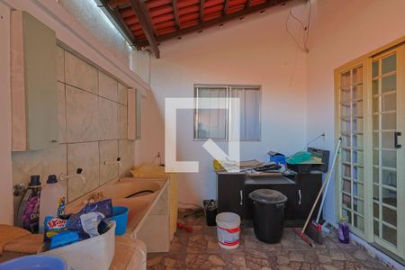 Casa à venda com 200m², 3 quartos e 2 vagas Casa à venda com 200m², 3 quartos e 2 vagasÁrea de Serviço