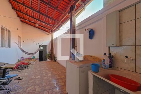 Casa à venda com 200m², 3 quartos e 2 vagas Casa à venda com 200m², 3 quartos e 2 vagasÁrea de Serviço