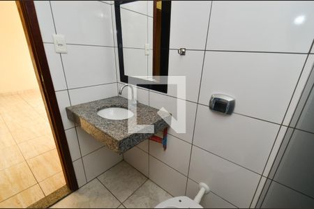 Apartamento para alugar com 56m², 2 quartos e 1 vaga Apartamento para alugar com 56m², 2 quartos e 1 vagaBanheiro social