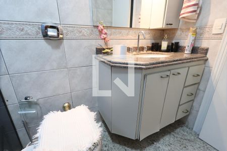 Casa à venda com 350m², 4 quartos e 3 vagasBanheiro do térreo