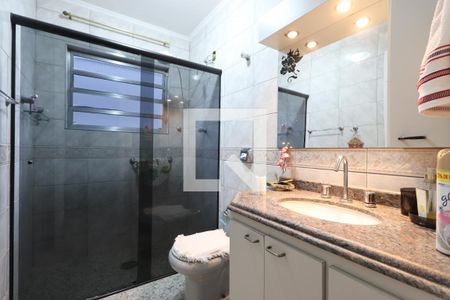 Casa à venda com 350m², 4 quartos e 3 vagasBanheiro do térreo