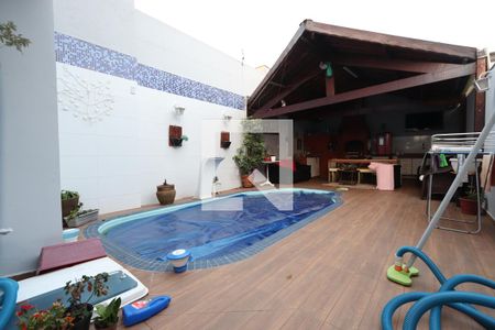 Casa à venda com 350m², 4 quartos e 3 vagasPiscina