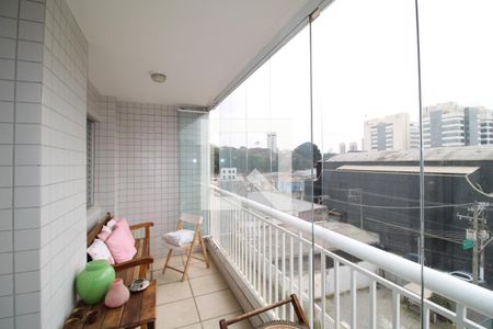 Apartamento à venda com 96m², 2 quartos e 2 vagasVaranda