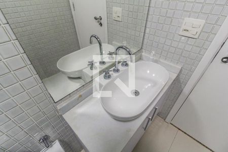Apartamento para alugar com 50m², 1 quarto e 1 vaga Apartamento para alugar com 50m², 1 quarto e 1 vagaDetalhe do banheiro