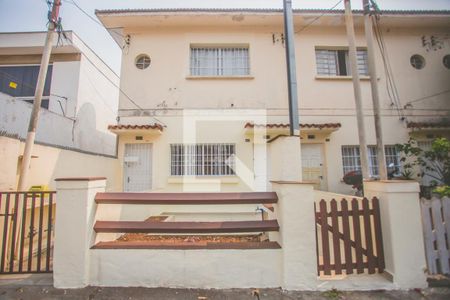 Casa para alugar com 80m², 2 quartos e 1 vaga Casa para alugar com 80m², 2 quartos e 1 vagaFachada