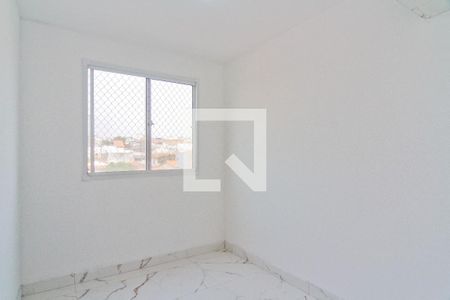 Quarto 1 de apartamento para alugar com 2 quartos, 40m² em Vila Zat, São Paulo