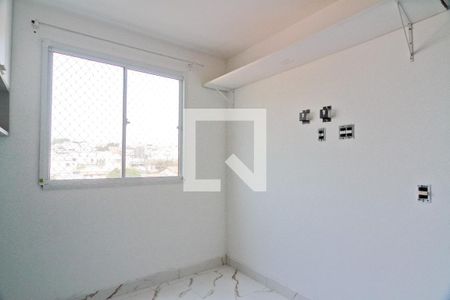 Quarto 2 de apartamento para alugar com 2 quartos, 40m² em Vila Zat, São Paulo