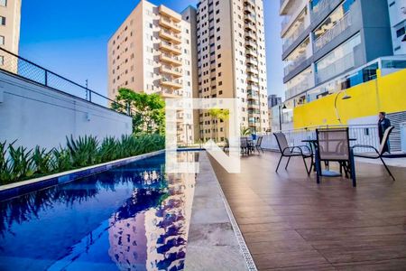 Apartamento à venda com 77m², 2 quartos e 2 vagas Apartamento à venda com 77m², 2 quartos e 2 vagasÁrea comum - Piscina