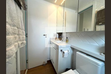 Apartamento à venda com 77m², 2 quartos e 2 vagas Apartamento à venda com 77m², 2 quartos e 2 vagasBanheiro da Suíte