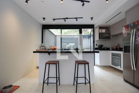 Casa à venda com 103m², 3 quartos e 2 vagasCozinha