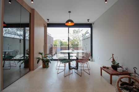 Sala de casa à venda com 3 quartos, 103m² em Vila Madalena, São Paulo