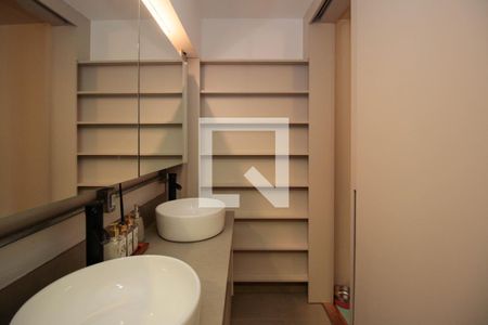 Casa à venda com 103m², 3 quartos e 2 vagasBanheiro da Suíte 1